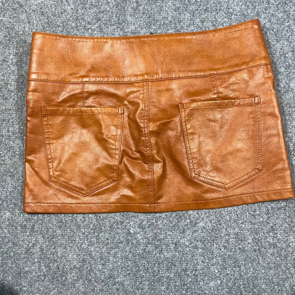 NWT Lioness Uma Mini Skirt Womens XS Tan Faux Vegan Leather Buckle - Picture 2 of 6